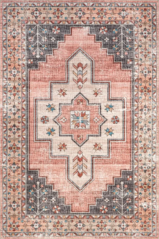 Laurel Medallion Washable Rug | Blush